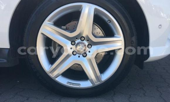 Acheter Occasion Voiture Mercedes-Benz ML–Class Blanc à Windhoek, Namibie Acheter Occasion Voiture Mercedes-Benz ML–Class Blanc à Windhoek, Namibie