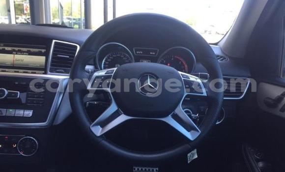 Acheter Occasion Voiture Mercedes-Benz ML–Class Blanc à Windhoek, Namibie Acheter Occasion Voiture Mercedes-Benz ML–Class Blanc à Windhoek, Namibie