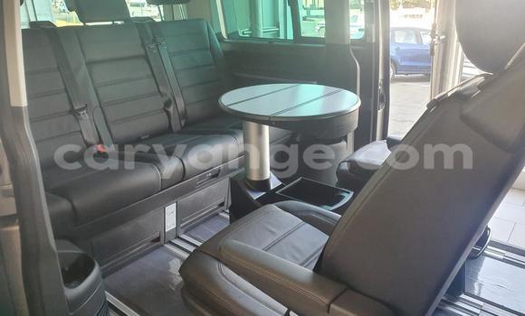 Acheter Occasion Voiture Volkswagen Caravelle Beige à Windhoek, Namibie Acheter Occasion Voiture Volkswagen Caravelle Beige à Windhoek, Namibie