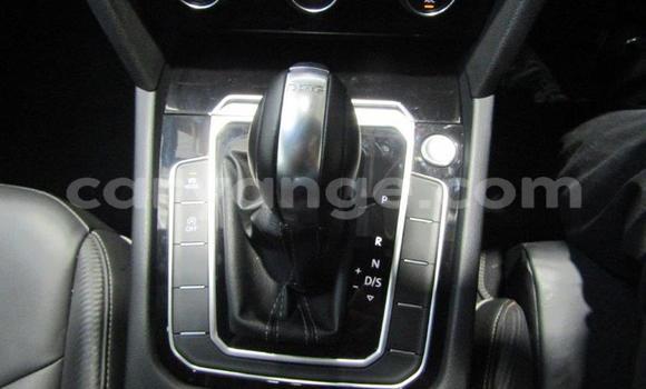 Acheter Occasion Voiture Volkswagen Arteon Blanc à Windhoek, Namibie Acheter Occasion Voiture Volkswagen Arteon Blanc à Windhoek, Namibie