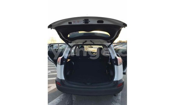 Acheter Import Voiture Toyota 4Runner Blanc à Import - Dubai, Namibie Acheter Import Voiture Toyota 4Runner Blanc à Import - Dubai, Namibie