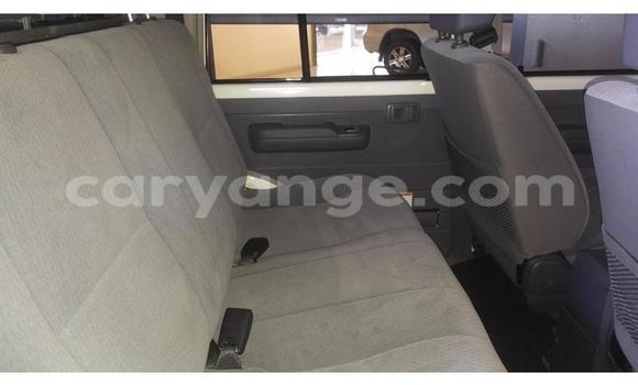 Acheter Occasion Voiture Toyota Land Cruiser Blanc à Windhoek, Namibie Acheter Occasion Voiture Toyota Land Cruiser Blanc à Windhoek, Namibie