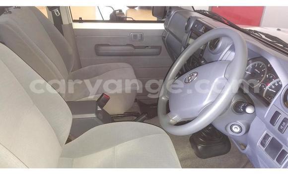 Acheter Occasion Voiture Toyota Land Cruiser Blanc à Windhoek, Namibie Acheter Occasion Voiture Toyota Land Cruiser Blanc à Windhoek, Namibie