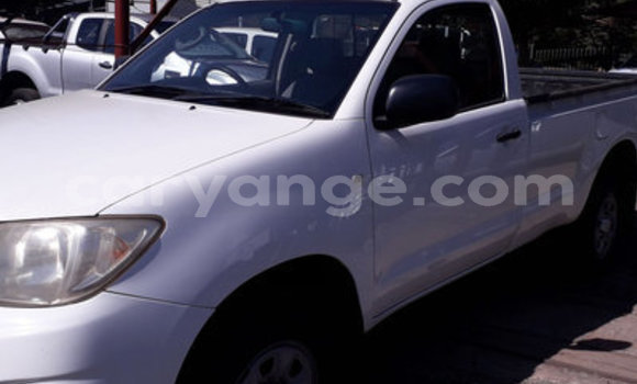 Acheter Occasion Voiture Toyota Hilux Blanc à Windhoek, Namibie Acheter Occasion Voiture Toyota Hilux Blanc à Windhoek, Namibie