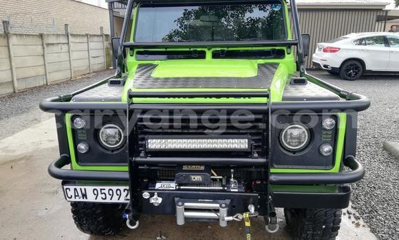 Acheter Occasion Voiture Land Rover Defender Vert à Windhoek, Namibie Acheter Occasion Voiture Land Rover Defender Vert à Windhoek, Namibie