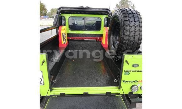 Acheter Occasion Voiture Land Rover Defender Vert à Windhoek, Namibie Acheter Occasion Voiture Land Rover Defender Vert à Windhoek, Namibie