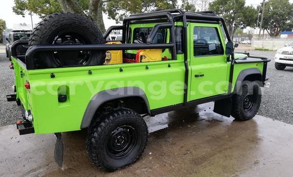 Acheter Occasion Voiture Land Rover Defender Vert à Windhoek, Namibie Acheter Occasion Voiture Land Rover Defender Vert à Windhoek, Namibie