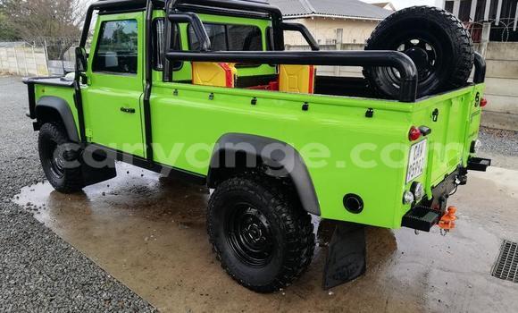 Acheter Occasion Voiture Land Rover Defender Vert à Windhoek, Namibie Acheter Occasion Voiture Land Rover Defender Vert à Windhoek, Namibie