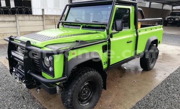 Acheter Occasion Voiture Land Rover Defender Vert à Windhoek, Namibie Acheter Occasion Voiture Land Rover Defender Vert à Windhoek, Namibie