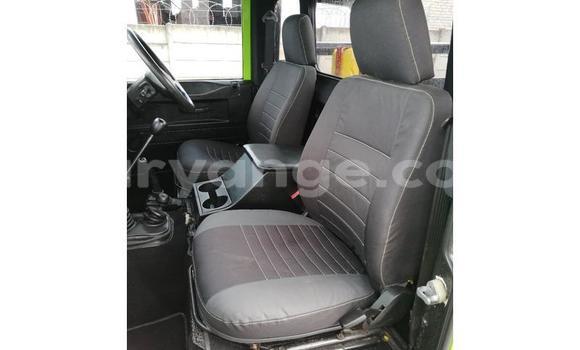 Acheter Occasion Voiture Land Rover Defender Vert à Windhoek, Namibie Acheter Occasion Voiture Land Rover Defender Vert à Windhoek, Namibie