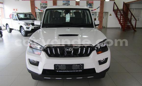 Buy Used Mahindra Armada White Car in Windhoek in Namibia Buy Used Mahindra Armada White Car in Windhoek in Namibia