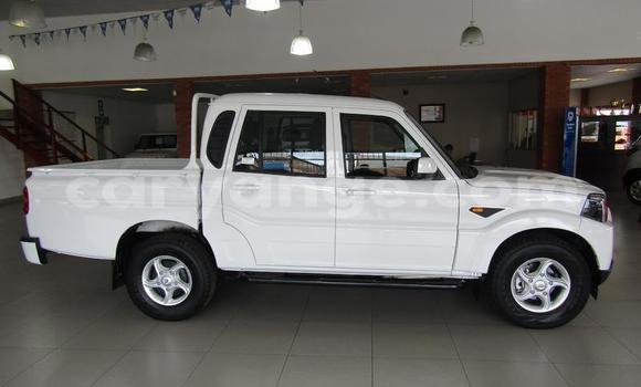 Buy Used Mahindra Armada White Car in Windhoek in Namibia Buy Used Mahindra Armada White Car in Windhoek in Namibia