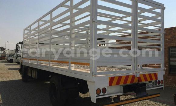 Acheter Occasion Utilitaire Isuzu FTR 850 Blanc à Windhoek, Namibie Acheter Occasion Utilitaire Isuzu FTR 850 Blanc à Windhoek, Namibie