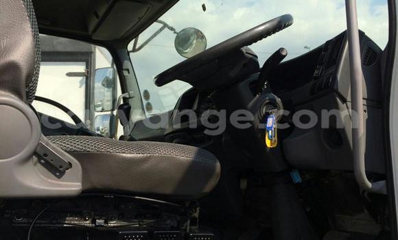 Acheter Occasion Utilitaire Isuzu FTR 850 Blanc à Windhoek, Namibie Acheter Occasion Utilitaire Isuzu FTR 850 Blanc à Windhoek, Namibie