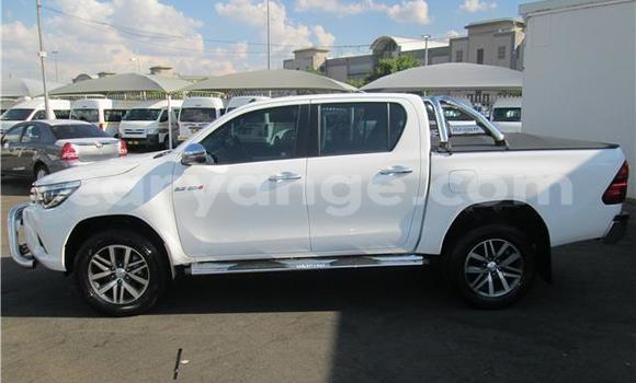Buy Used Toyota Hilux White Car in Rehoboth in Hardap Buy Used Toyota Hilux White Car in Rehoboth in Hardap