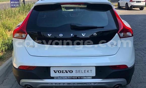 Buy Used Volvo V40 Cross Country White Car in Karasburg in Karas Buy Used Volvo V40 Cross Country White Car in Karasburg in Karas