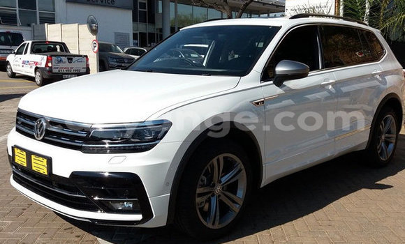 Buy Used Volkswagen Tiguan White Car in Katima Mulilo in Caprivi Buy Used Volkswagen Tiguan White Car in Katima Mulilo in Caprivi