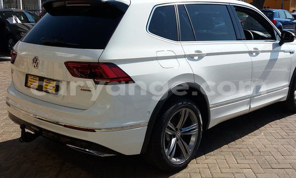 Buy Used Volkswagen Tiguan White Car in Katima Mulilo in Caprivi Buy Used Volkswagen Tiguan White Car in Katima Mulilo in Caprivi