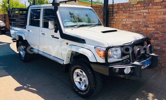 Buy Used Toyota Land Cruiser Beige Car in Katima Mulilo in Caprivi Buy Used Toyota Land Cruiser Beige Car in Katima Mulilo in Caprivi