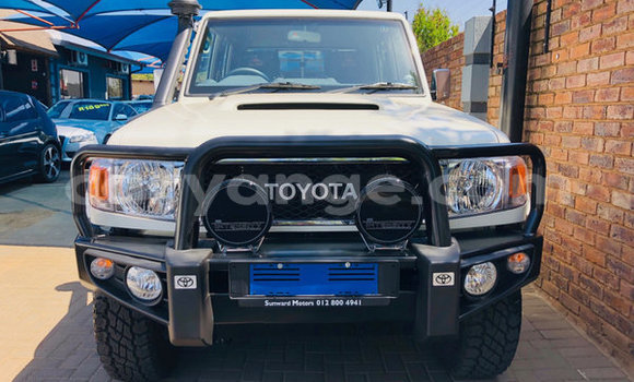 Buy Used Toyota Land Cruiser Beige Car in Katima Mulilo in Caprivi Buy Used Toyota Land Cruiser Beige Car in Katima Mulilo in Caprivi