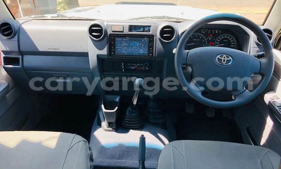 Buy Used Toyota Land Cruiser Beige Car in Katima Mulilo in Caprivi Buy Used Toyota Land Cruiser Beige Car in Katima Mulilo in Caprivi