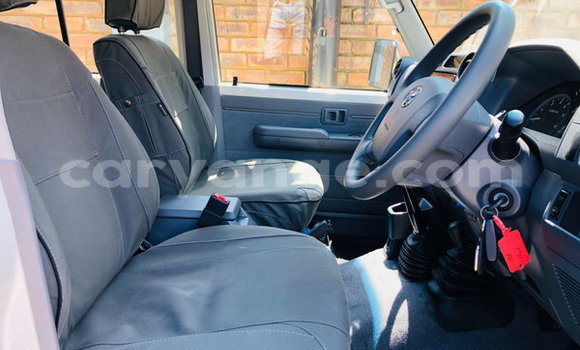 Buy Used Toyota Land Cruiser Beige Car in Katima Mulilo in Caprivi Buy Used Toyota Land Cruiser Beige Car in Katima Mulilo in Caprivi
