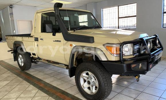 Buy Used Toyota Land Cruiser Beige Car in Henties Bay in Erongo Buy Used Toyota Land Cruiser Beige Car in Henties Bay in Erongo