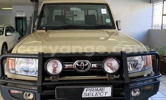 Buy Used Toyota Land Cruiser Beige Car in Henties Bay in Erongo Buy Used Toyota Land Cruiser Beige Car in Henties Bay in Erongo