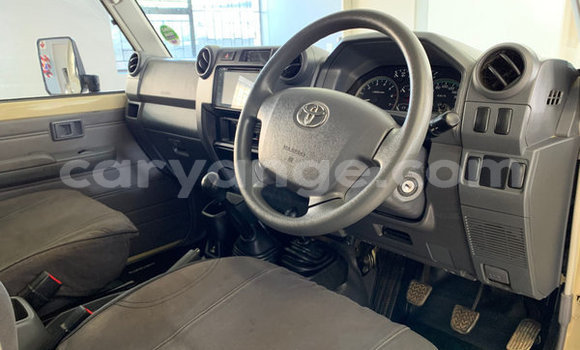 Buy Used Toyota Land Cruiser Beige Car in Henties Bay in Erongo Buy Used Toyota Land Cruiser Beige Car in Henties Bay in Erongo