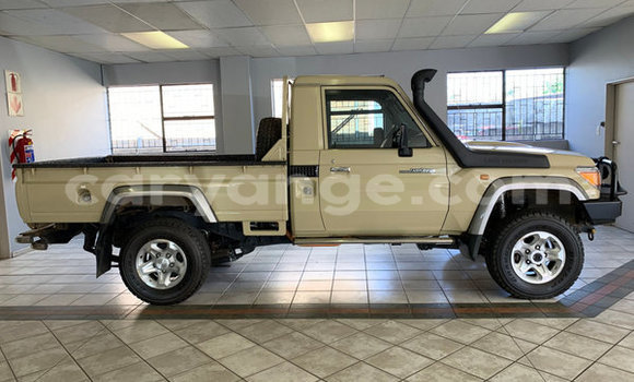 Buy Used Toyota Land Cruiser Beige Car in Henties Bay in Erongo Buy Used Toyota Land Cruiser Beige Car in Henties Bay in Erongo
