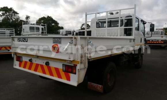 Acheter Occasion Utilitaire Isuzu FTR 850 Blanc à Windhoek, Namibie Acheter Occasion Utilitaire Isuzu FTR 850 Blanc à Windhoek, Namibie