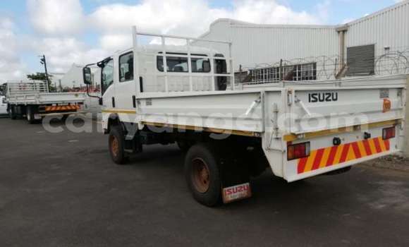Acheter Occasion Utilitaire Isuzu FTR 850 Blanc à Windhoek, Namibie Acheter Occasion Utilitaire Isuzu FTR 850 Blanc à Windhoek, Namibie