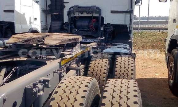 Acheter Occasion Utilitaire Volvo F4 Blanc à Windhoek, Namibie Acheter Occasion Utilitaire Volvo F4 Blanc à Windhoek, Namibie