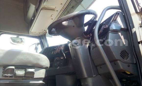 Acheter Occasion Utilitaire Volvo F4 Blanc à Windhoek, Namibie Acheter Occasion Utilitaire Volvo F4 Blanc à Windhoek, Namibie