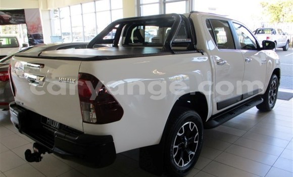 Buy Used Toyota Hilux White Car in Karasburg in Karas Buy Used Toyota Hilux White Car in Karasburg in Karas