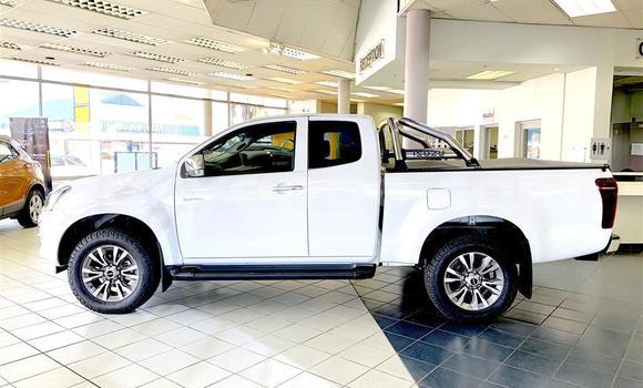 Buy Used Isuzu D–MAX White Car in Karasburg in Karas Buy Used Isuzu D–MAX White Car in Karasburg in Karas