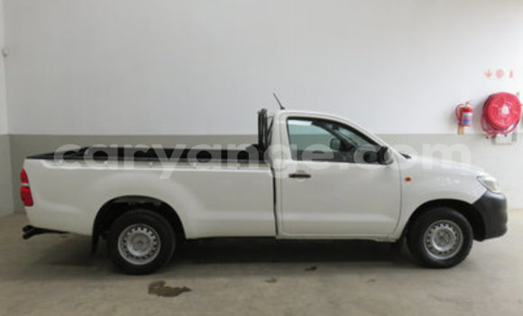 Acheter Occasion Voiture Toyota Hilux Blanc à Usakos, Erongo Acheter Occasion Voiture Toyota Hilux Blanc à Usakos, Erongo