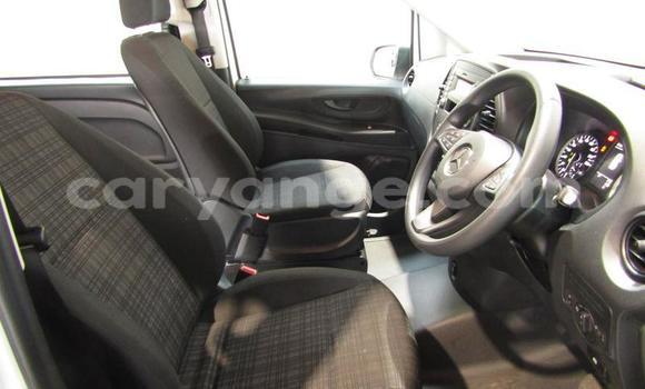 Acheter Occasion Voiture Mercedes-Benz Vito Blanc à Windhoek, Namibie Acheter Occasion Voiture Mercedes-Benz Vito Blanc à Windhoek, Namibie