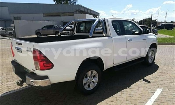 Buy Used Toyota Hilux White Car in Grootfontein in Namibia Buy Used Toyota Hilux White Car in Grootfontein in Namibia