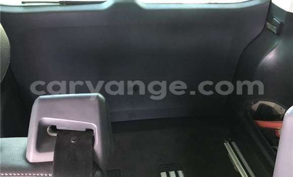 Buy Used Volkswagen Caravelle Silver Car in Windhoek in Namibia Buy Used Volkswagen Caravelle Silver Car in Windhoek in Namibia