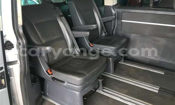 Buy Used Volkswagen Caravelle Silver Car in Windhoek in Namibia Buy Used Volkswagen Caravelle Silver Car in Windhoek in Namibia