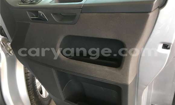 Buy Used Volkswagen Caravelle Silver Car in Windhoek in Namibia Buy Used Volkswagen Caravelle Silver Car in Windhoek in Namibia