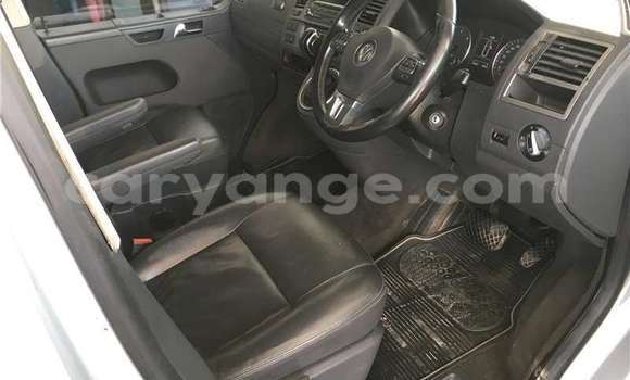 Buy Used Volkswagen Caravelle Silver Car in Windhoek in Namibia Buy Used Volkswagen Caravelle Silver Car in Windhoek in Namibia