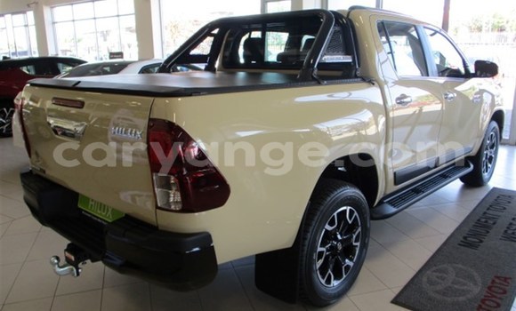 Buy Used Toyota Hilux Beige Car in Karasburg in Karas Buy Used Toyota Hilux Beige Car in Karasburg in Karas