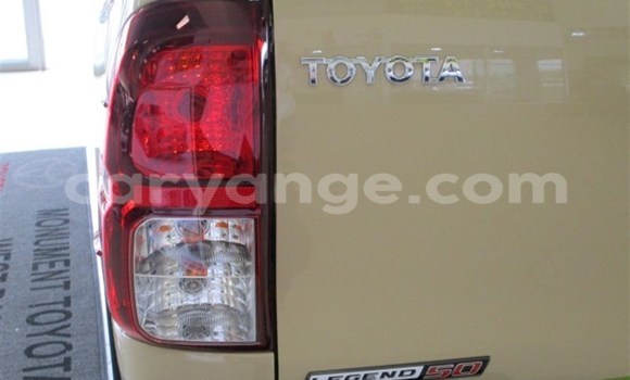 Buy Used Toyota Hilux Beige Car in Karasburg in Karas Buy Used Toyota Hilux Beige Car in Karasburg in Karas