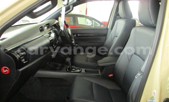 Buy Used Toyota Hilux Beige Car in Karasburg in Karas Buy Used Toyota Hilux Beige Car in Karasburg in Karas