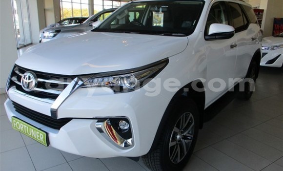Buy Used Toyota Fortuner White Car in Karasburg in Karas Buy Used Toyota Fortuner White Car in Karasburg in Karas