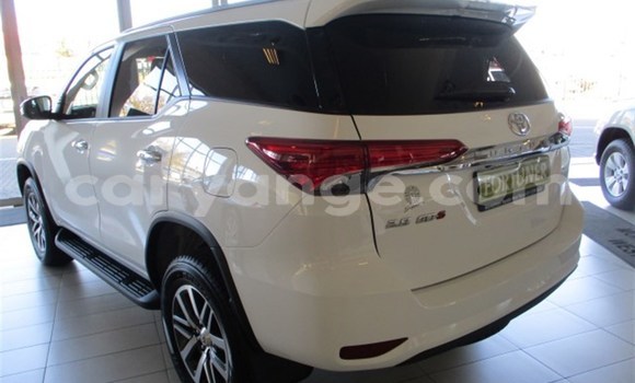 Buy Used Toyota Fortuner White Car in Karasburg in Karas Buy Used Toyota Fortuner White Car in Karasburg in Karas