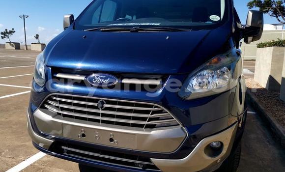 Acheter Occasion Voiture Ford Tourneo Custom Bleu à Windhoek, Namibie Acheter Occasion Voiture Ford Tourneo Custom Bleu à Windhoek, Namibie