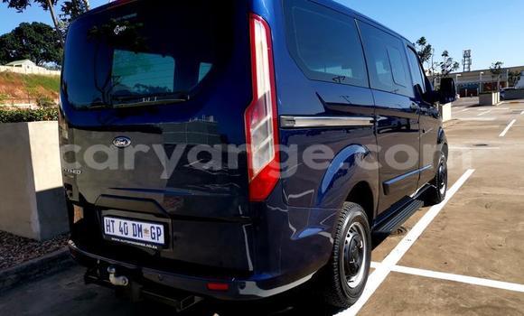 Acheter Occasion Voiture Ford Tourneo Custom Bleu à Windhoek, Namibie Acheter Occasion Voiture Ford Tourneo Custom Bleu à Windhoek, Namibie